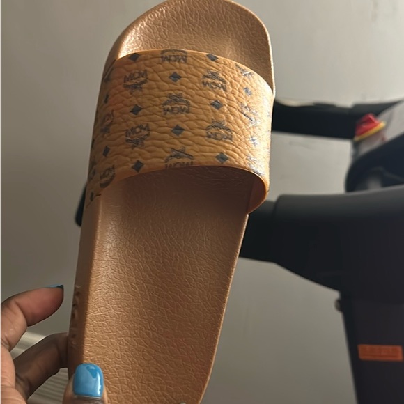 NWT MCM monogram print slide - Picture 5 of 6